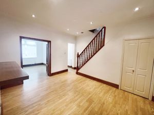 Lounge- click for photo gallery